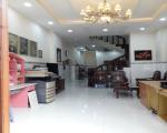 Nhà đường 1 long trường DT 70m, 4 tầng giá tốt
