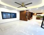 Nhà Đẹp Phân Lô  Lạc Long Quân 72m x 5T, MT 6,5m, Ô Tô, Ngõ Thông, Kd 11,5 Tỷ