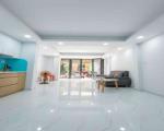Nhà 40m² NGAY TRUNG TÂM QUẬN 10, GẦN Đại học KINH TẾ HCM, HẺM XE HƠI thông rộng rãi