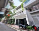 Bán nhà phân lô phố 8/3 gần phố Thanh Nhàn