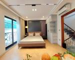 Nh.à B.ạch Mai DT 48m2x6T thang máy - full nội thất- cách phố 20m ở luôn