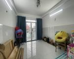 Gấp bán nhà Thủ Đức, 3 tầng, dt đất 70m2, chỉ 6.8 tỷ, gần Mt Lê Văn Việt.