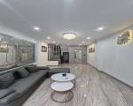 Bán nhà phố Bạch Mai, 40m2, 6 tầng thang máy, mặt tiền 4.6m, 14 tỉ, nhà đẹp ở luôn, ô tô