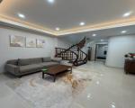Tôi cần bán căn nhà ở phố Nguyễn Đình Chiểu 5 tầng thang máy mới đẹp, 39m2, mặt tiền