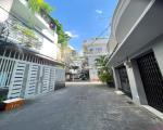 Bán nhà Lạc Long Quân hẻm xe hơi, 60m2, 4 tầng BTCT, giá 8,9tỷ