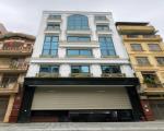 Cho thuê nhà, THANG MÁY, 104m2_ 6T; Nguyễn Thị Định, Hoàng Ngân -42 tr